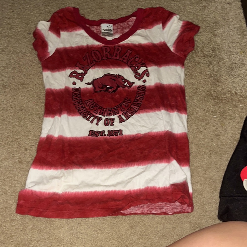 red and white razorbacks shirt